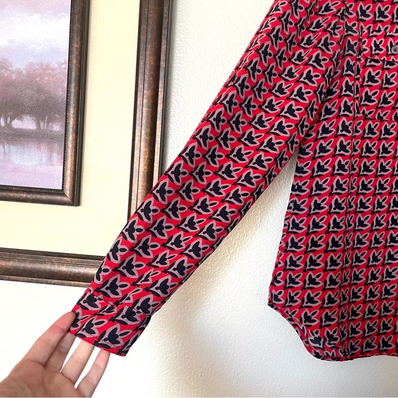Ann Taylor Loft Button Up Red/Blue Silky Plant Print Shirt Size XS - Picture 2 of 8